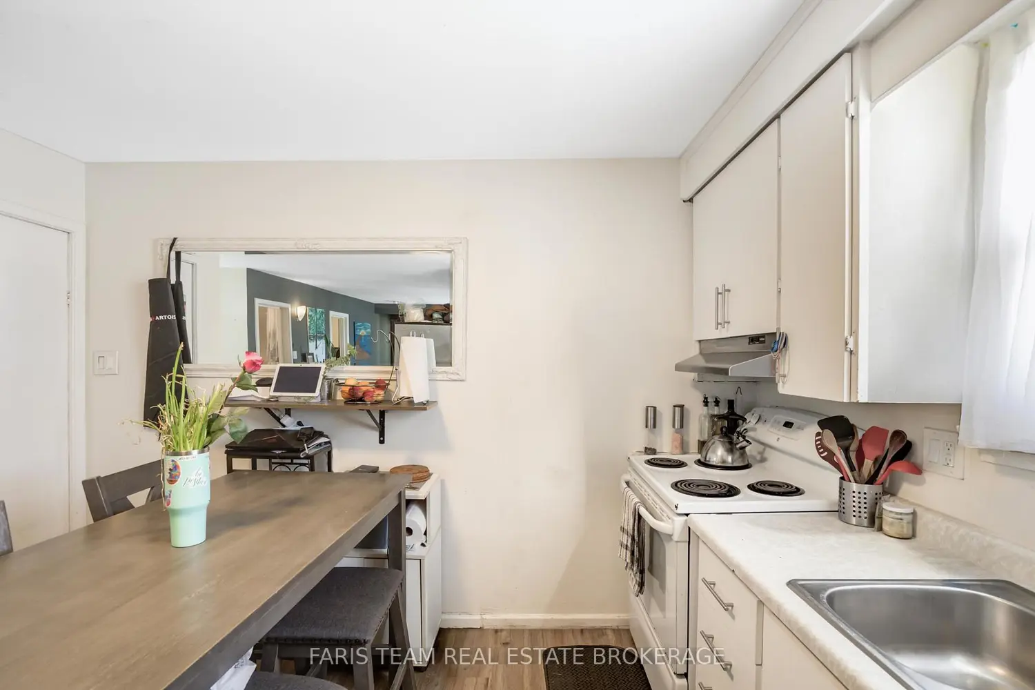 179 John Street photo 3
