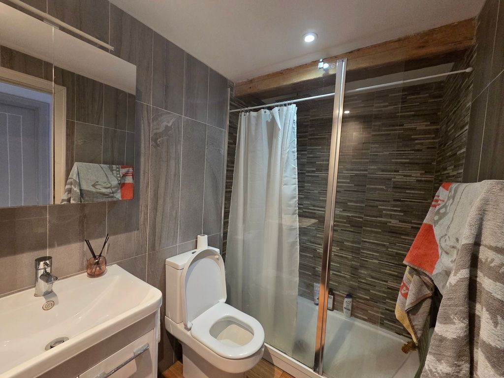 Additional image 7 of 2 bed flat to rentVauxhall Street, Plymouth PL4