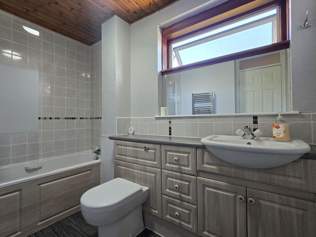 Additional image 14 of 2 bed flat to rentIona Court, Perth PH1