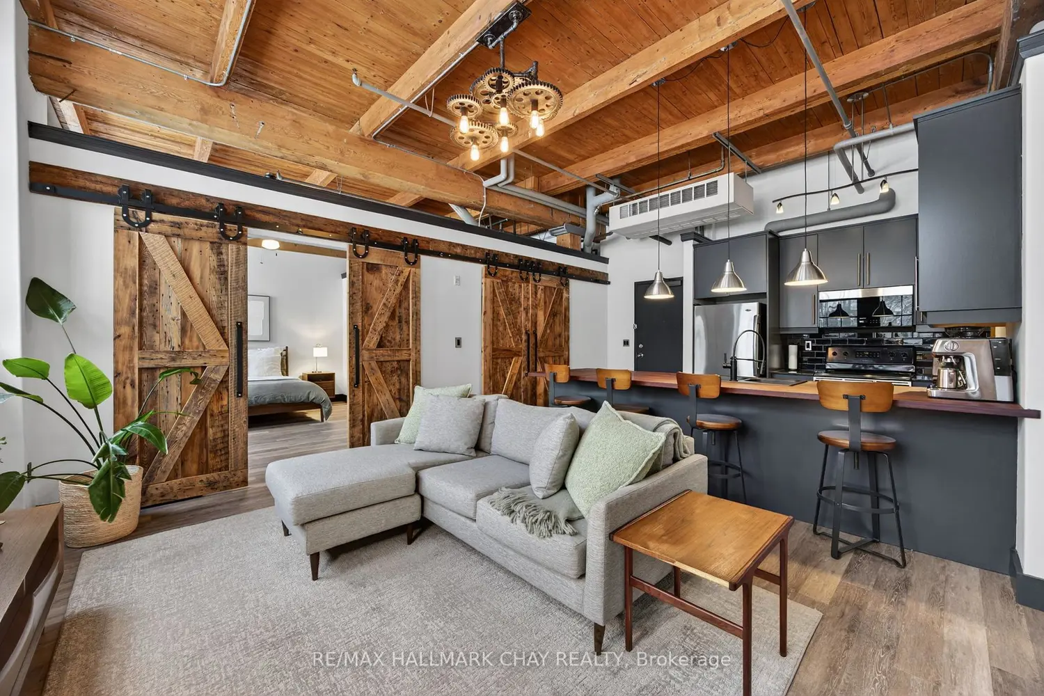 Additional image 5 of 543 Timothy Street 106