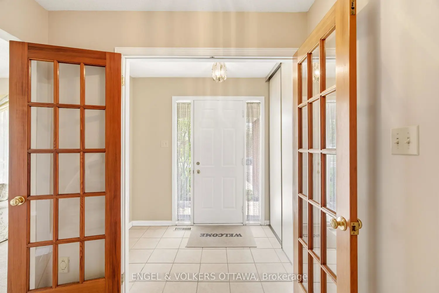 90 Topley Crescent photo 3