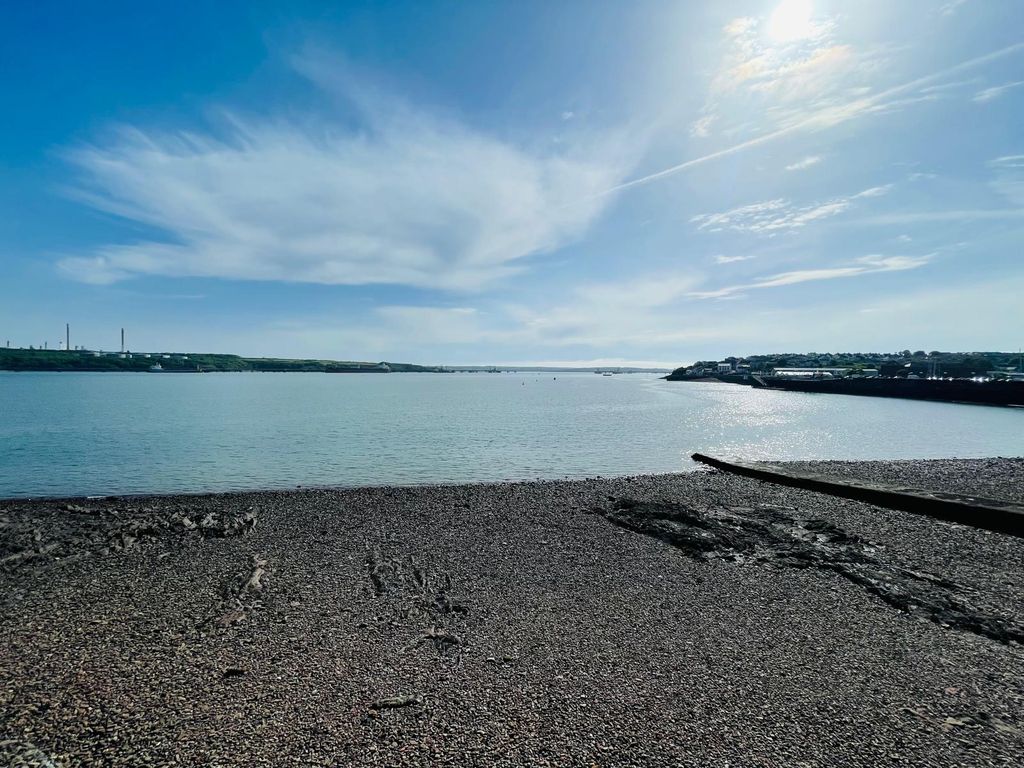 Additional image 9 of 1 bed property to rentPier Road, Milford Haven SA73