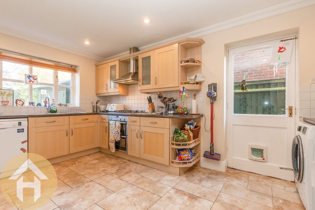 Additional image 5 of 4 bed detached house to rentWanshot Close, Wroughton SN4