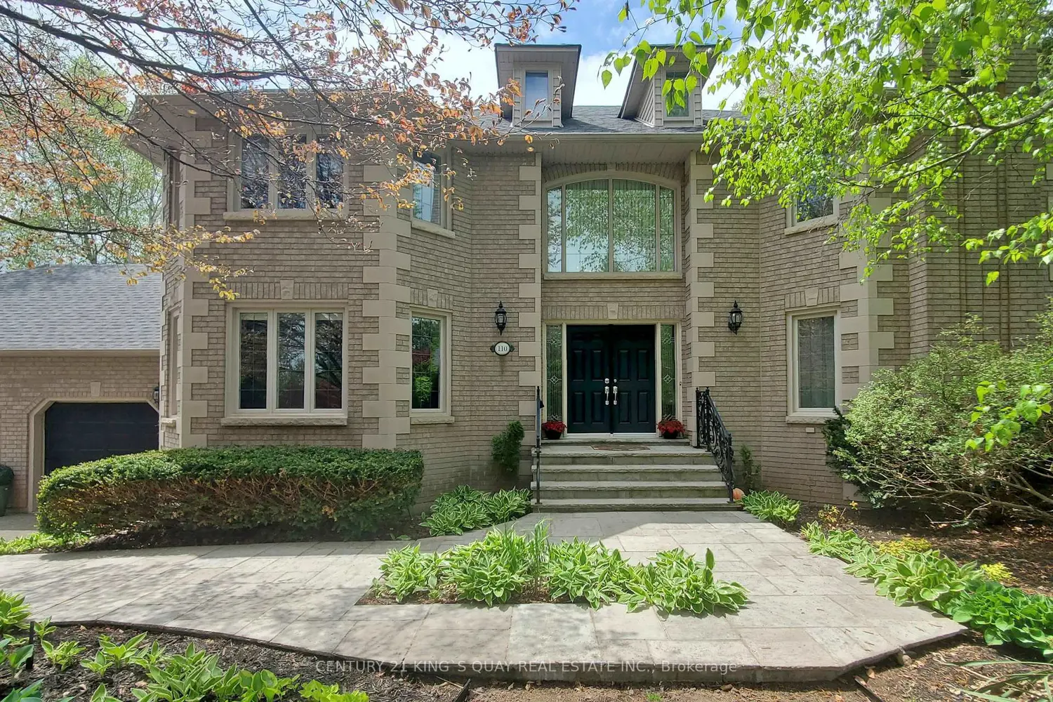 110 Crawford Crescent photo 4