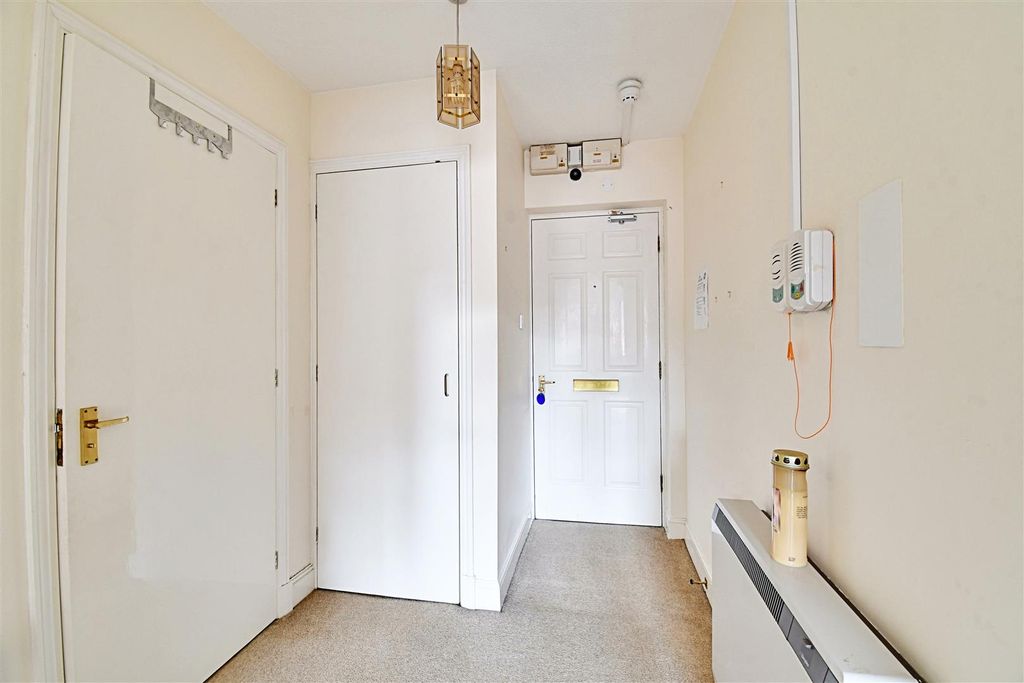 Additional image 3 of 1 bed flat for saleChauncy Court, Hertford SG14