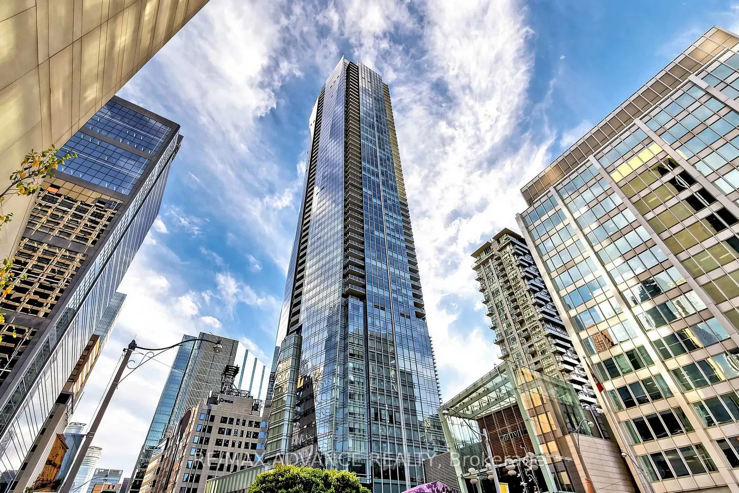 180 University Avenue 5901