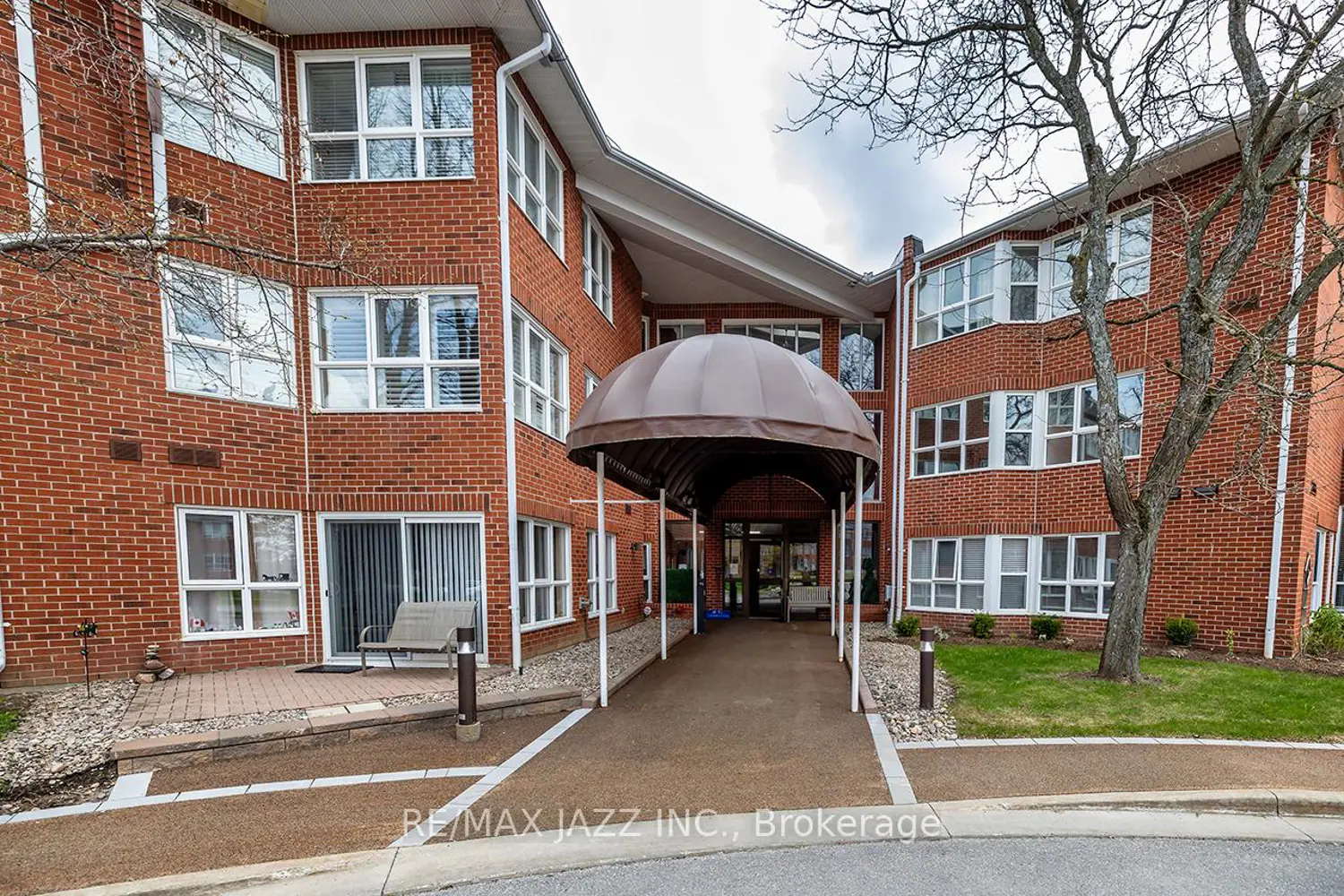 4 Heritage Way 106