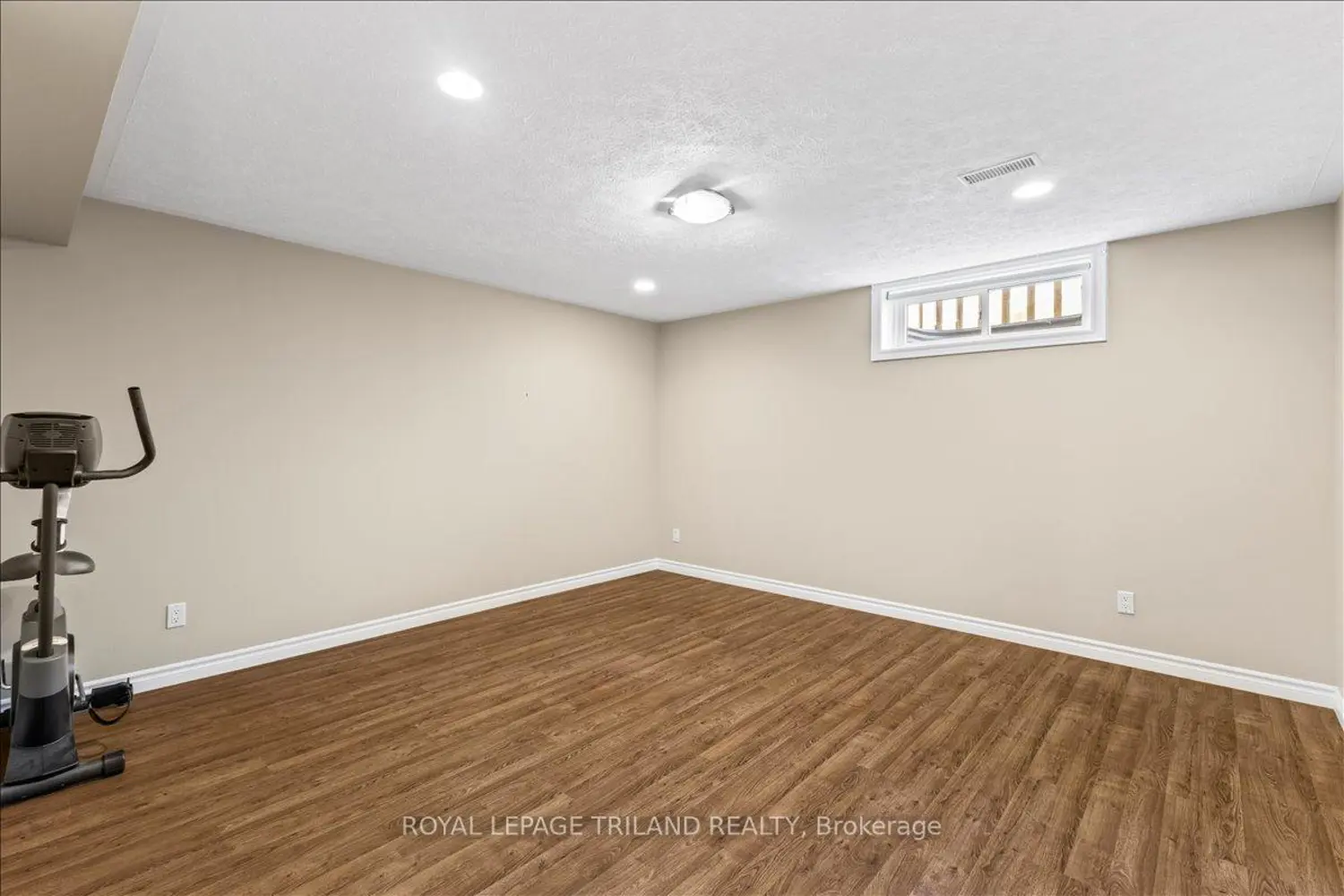 Additional image 14 of 272 4Th Street Crescent