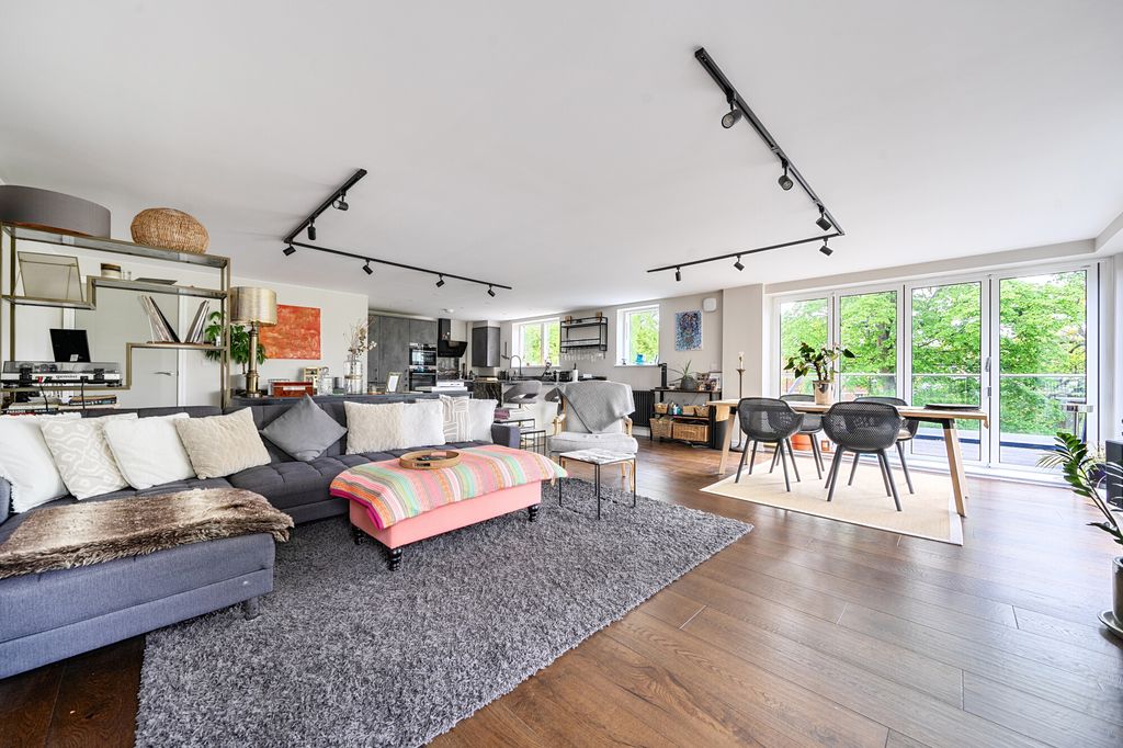 Additional image 2 of 3 bed penthouse for saleMount Harry Road, Sevenoaks TN13
