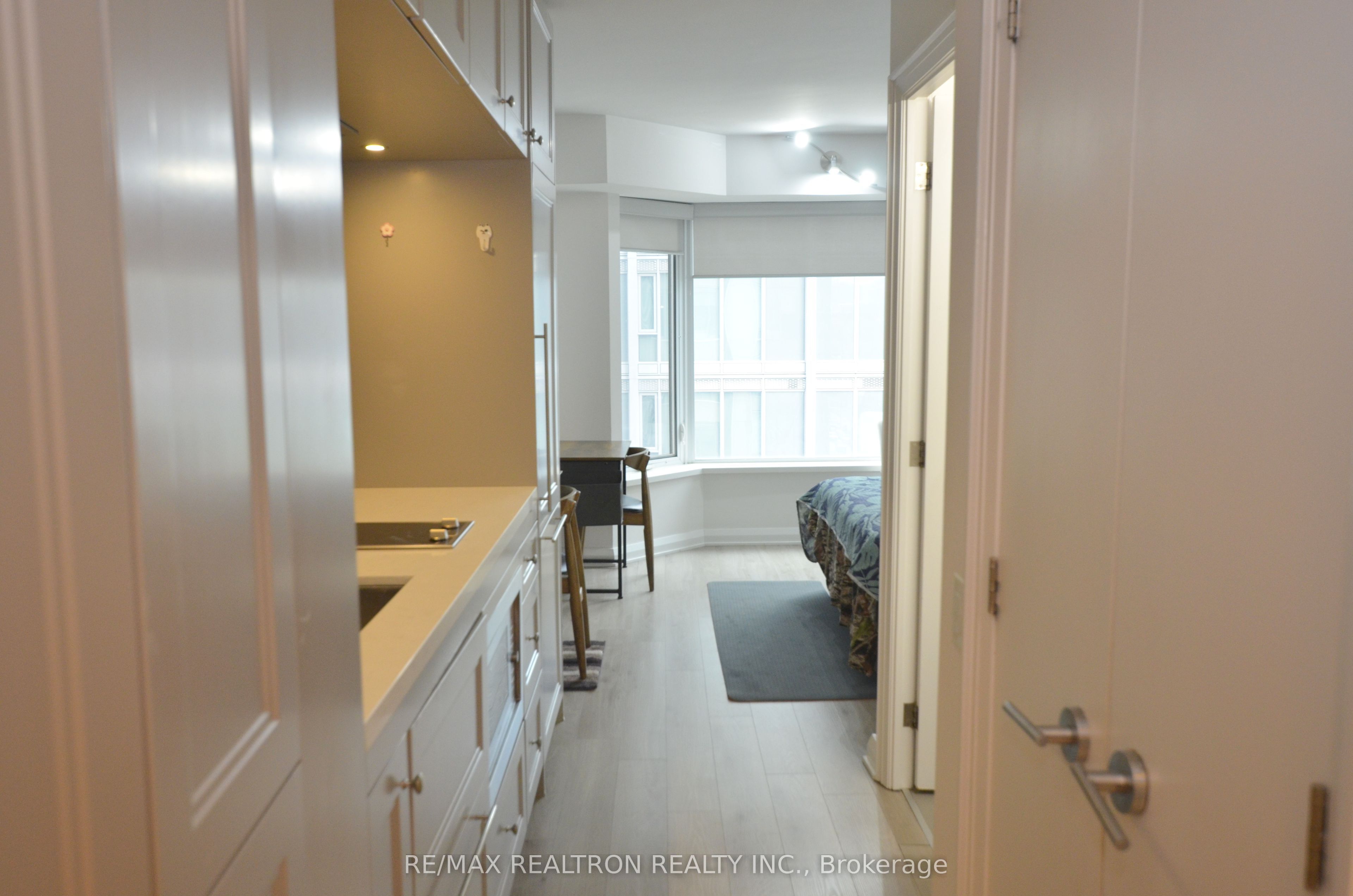 Additional image 5 of 713-155 Yorkville Avenue, Toronto, ON, M5R 0B4