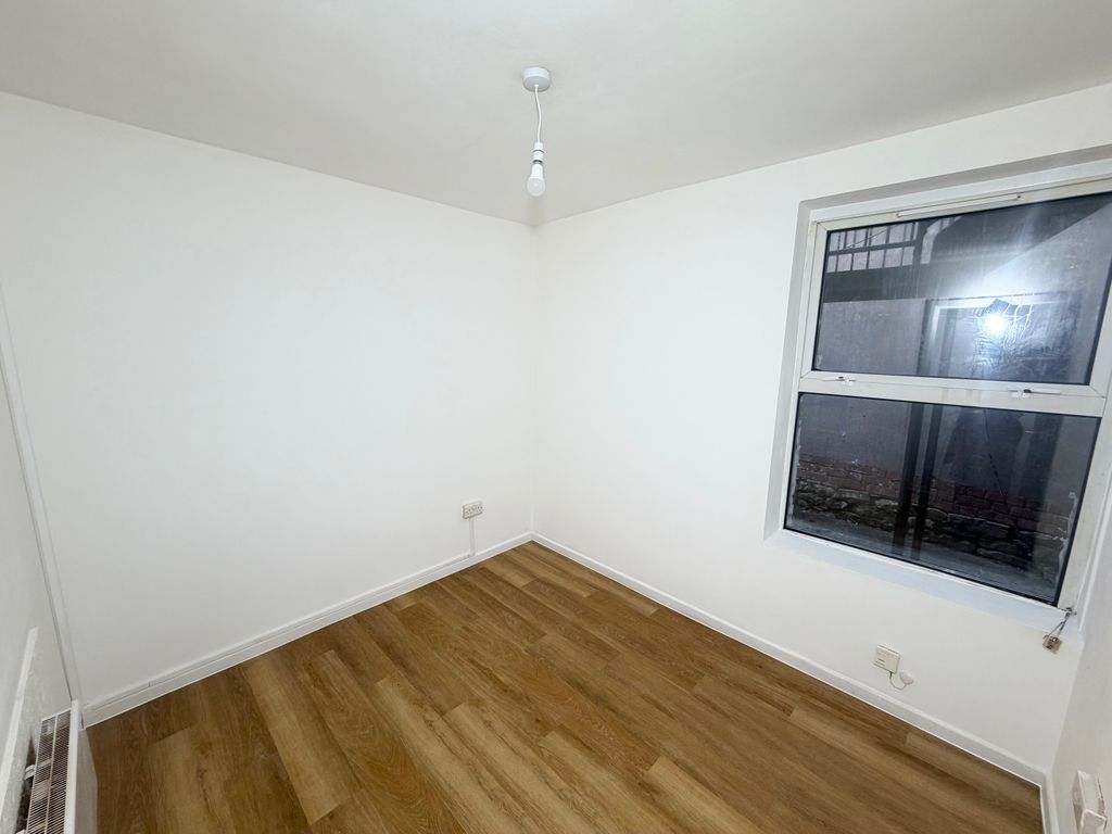 Additional image 4 of 1 bed flat to rentHolton Road, Barry CF63