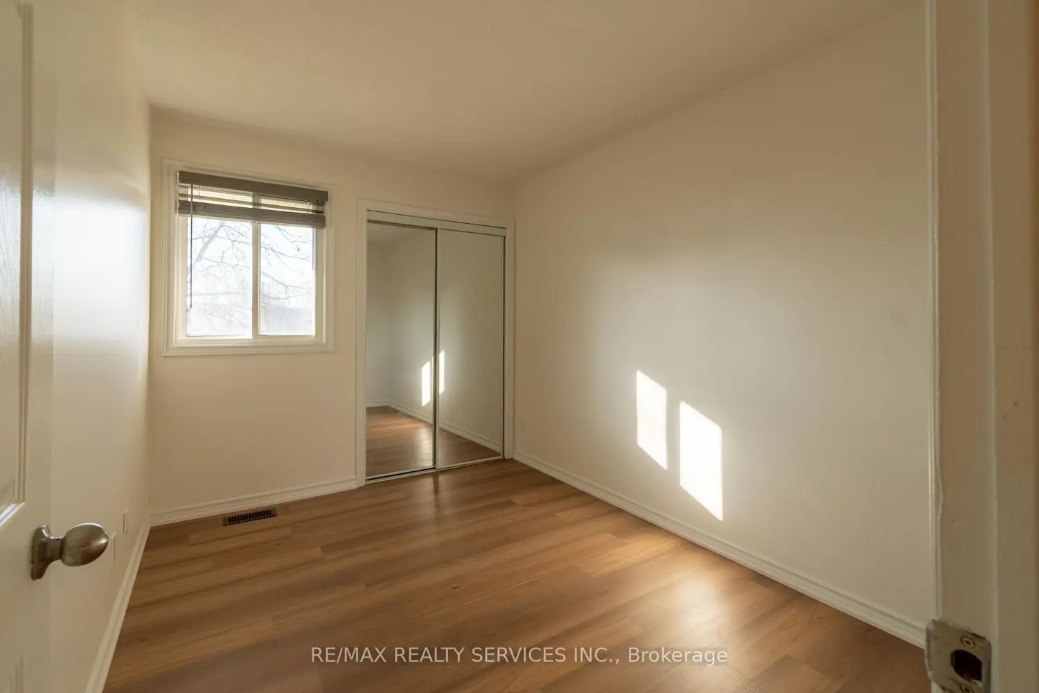 Additional image 17 of 100 Brownleigh Avenue 176