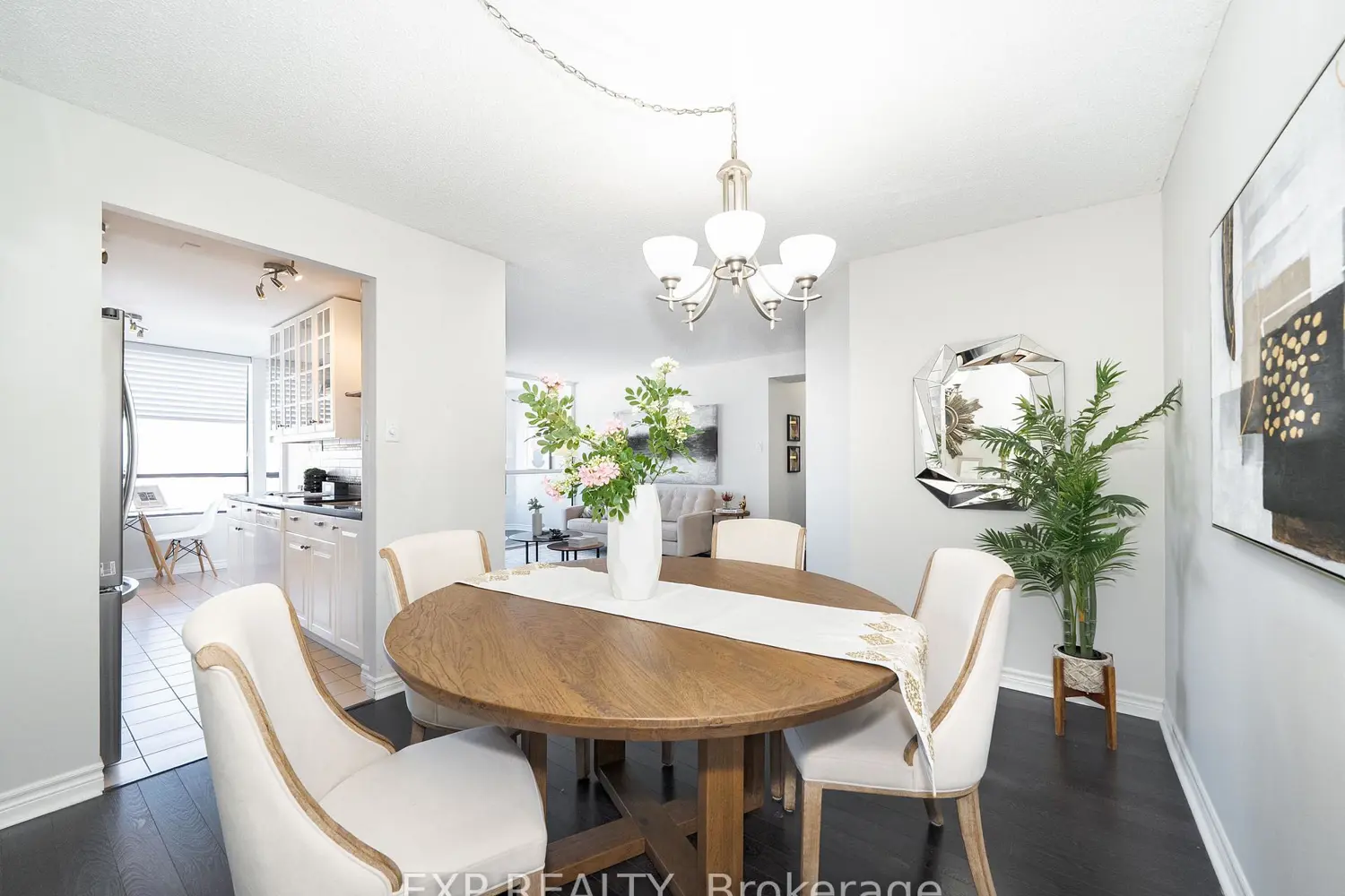 Additional image 7 of 7420 Bathurst Street 1602