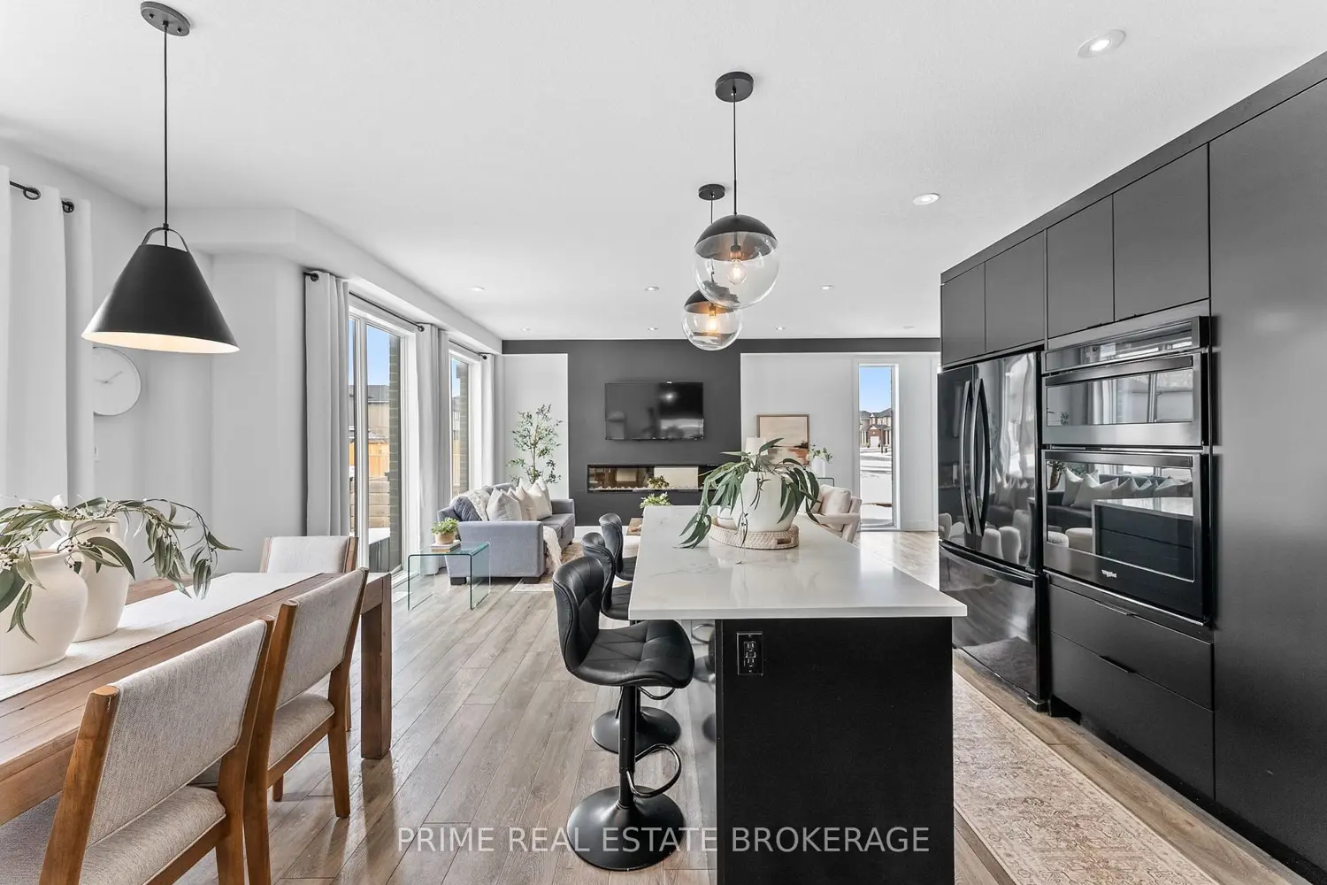 Additional image 6 of 1577 Applerock Avenue