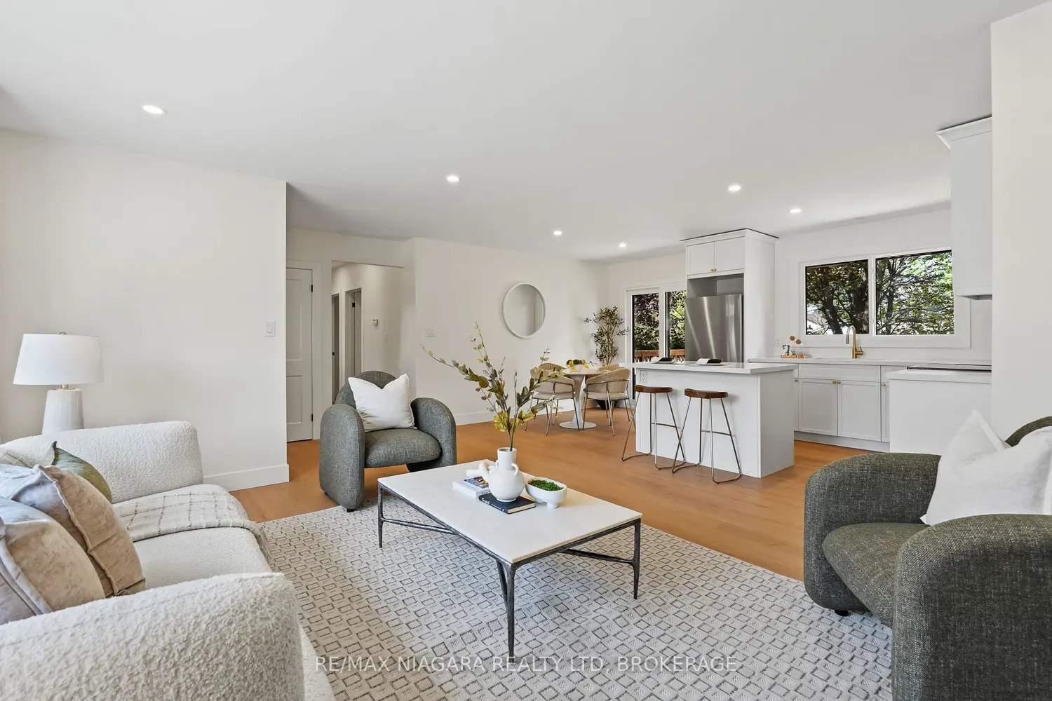 Additional image 4 of 3555 Gainsborough Avenue