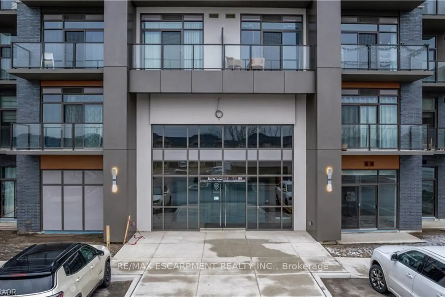 Additional image 19 of 450 Dundas Street 419