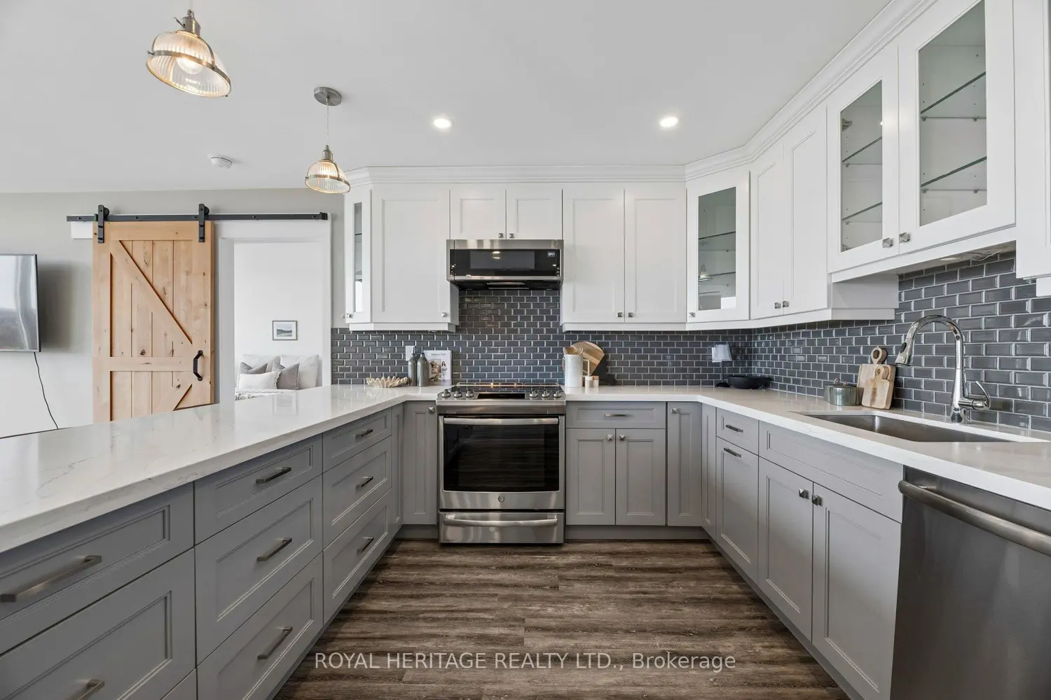 Additional image 4 of 711 Rossland Road 1209