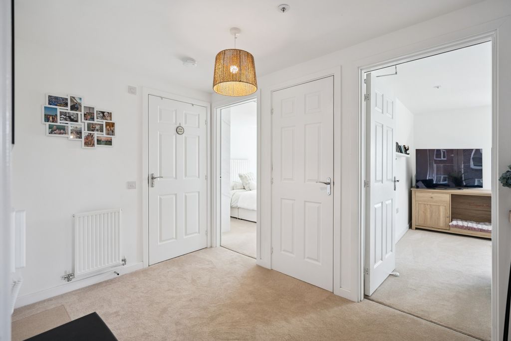 Additional image 3 of 2 bed flat to rentDrummonds Crescent, Stirling, Stirlingshire FK7