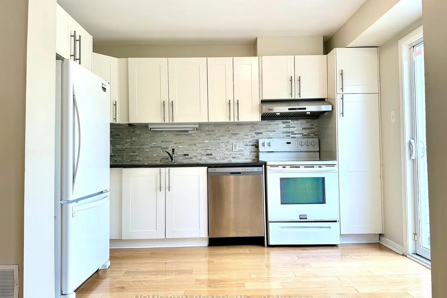 Additional image 8 of 135 Kinross Private