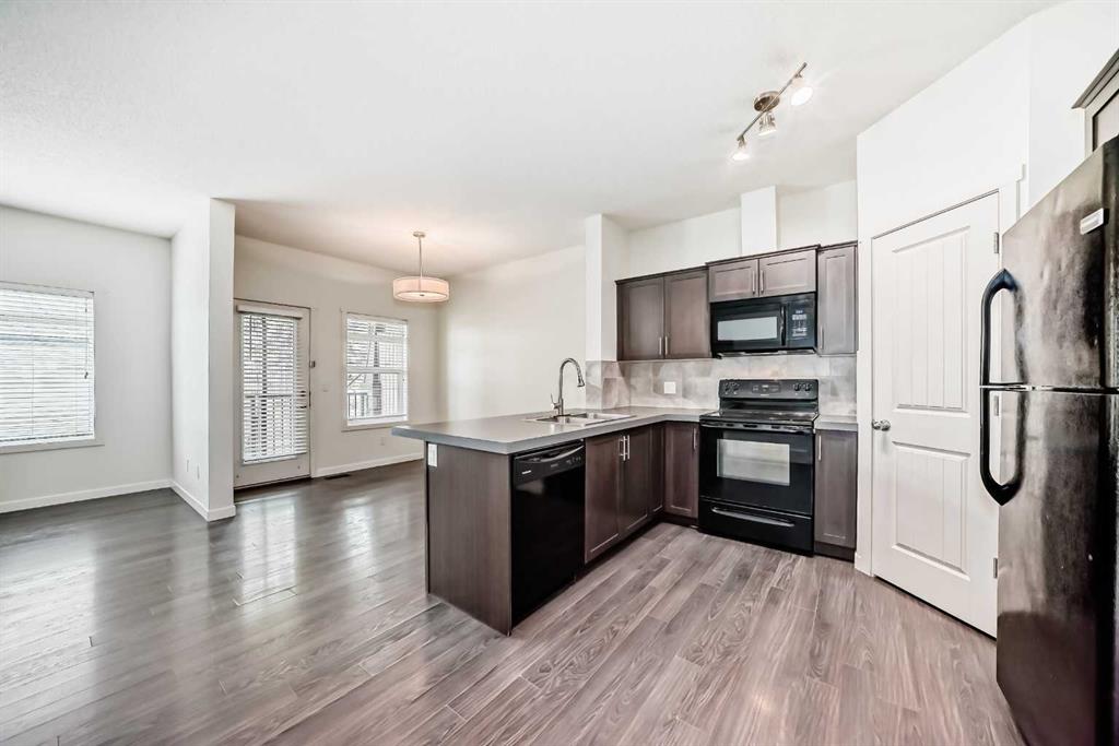 Additional image 2 of 76 Copperpond Landing SE, Calgary, AB, T2Z 1G6