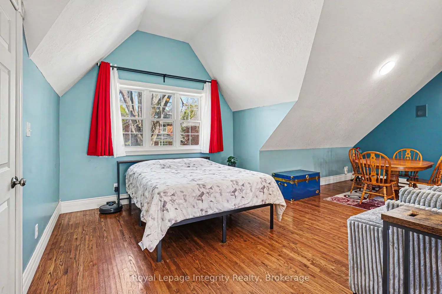 Additional image 8 of 976 6Th Avenue