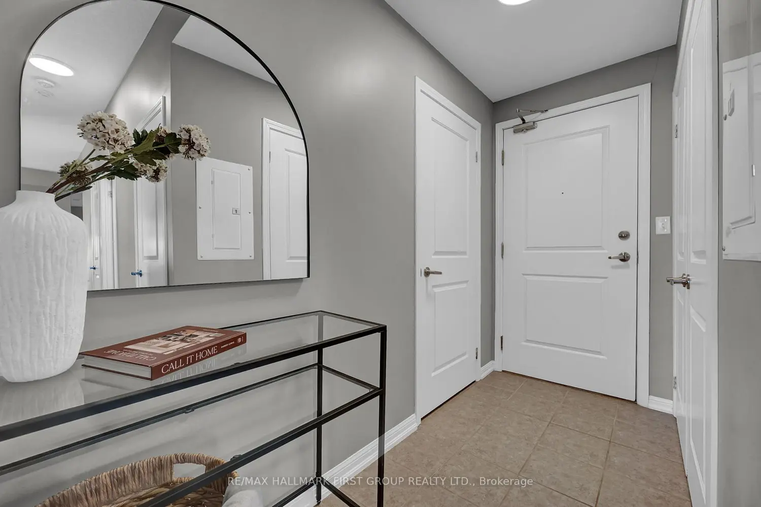 1 Sidney Lane 101 photo 5