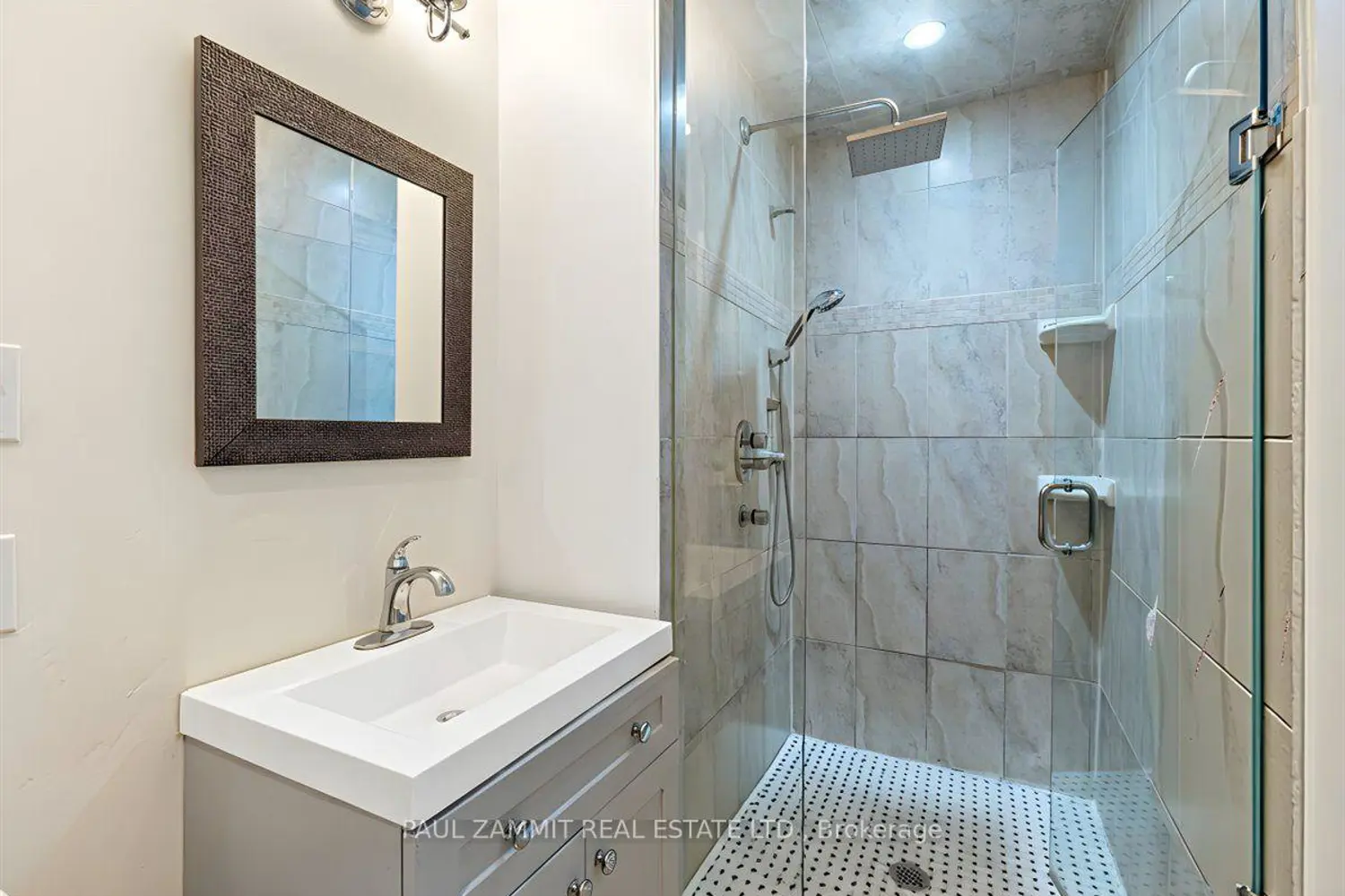 4 Binswood Avenue photo 3