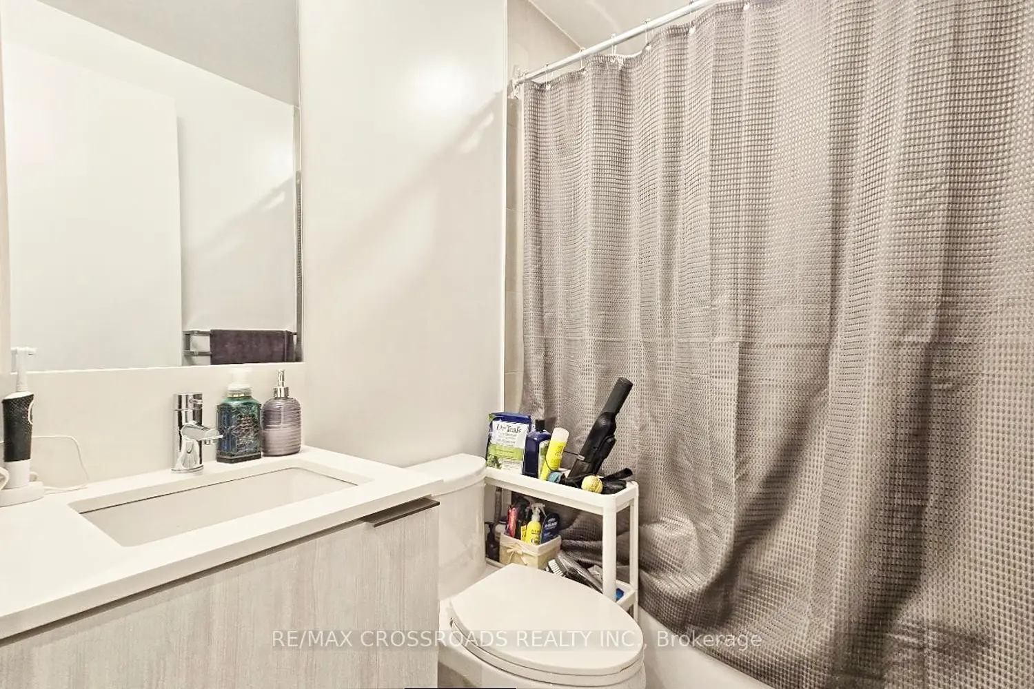 Additional image 3 of 1000 Portage Parkway 1611