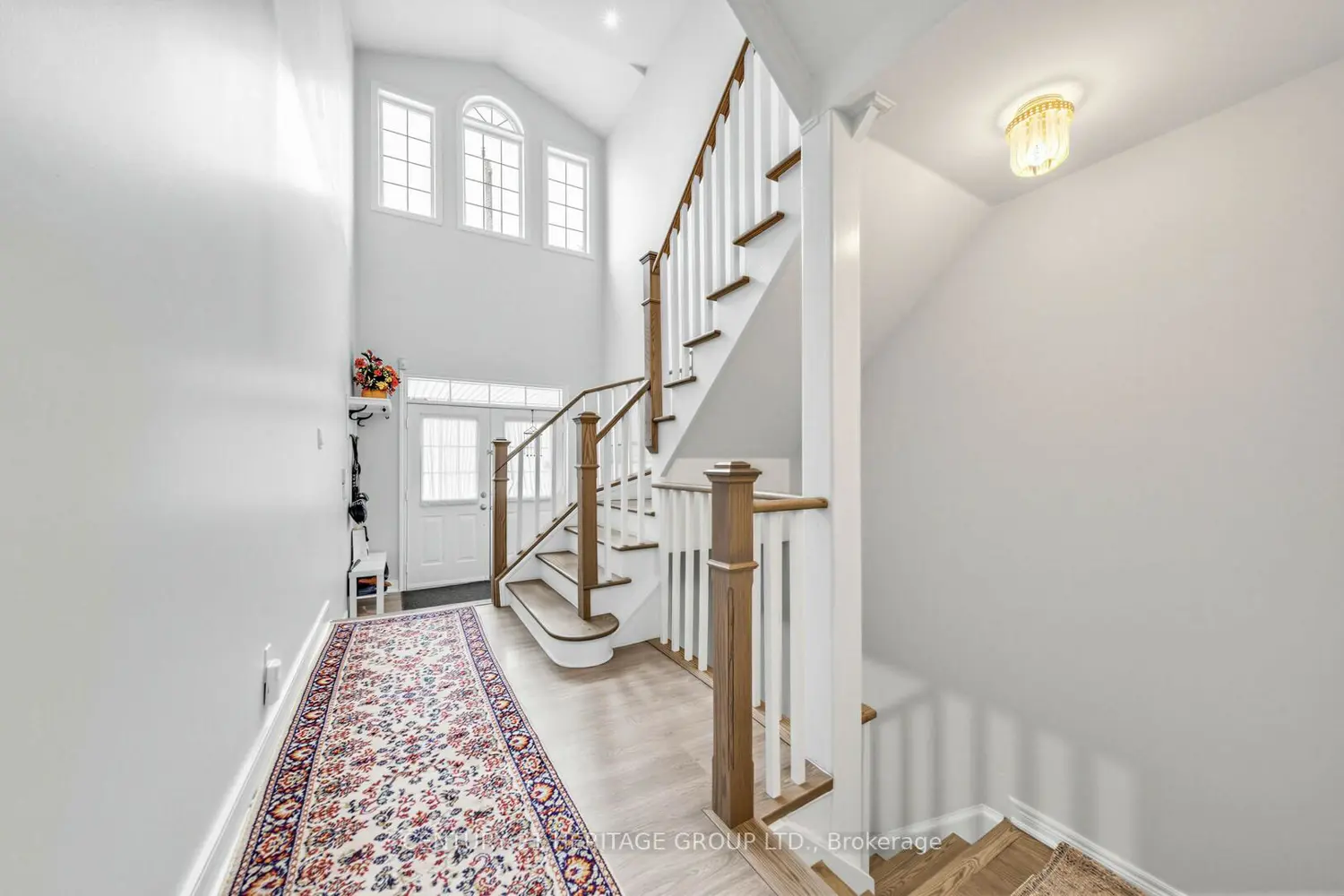 2621A Keele Street photo 2