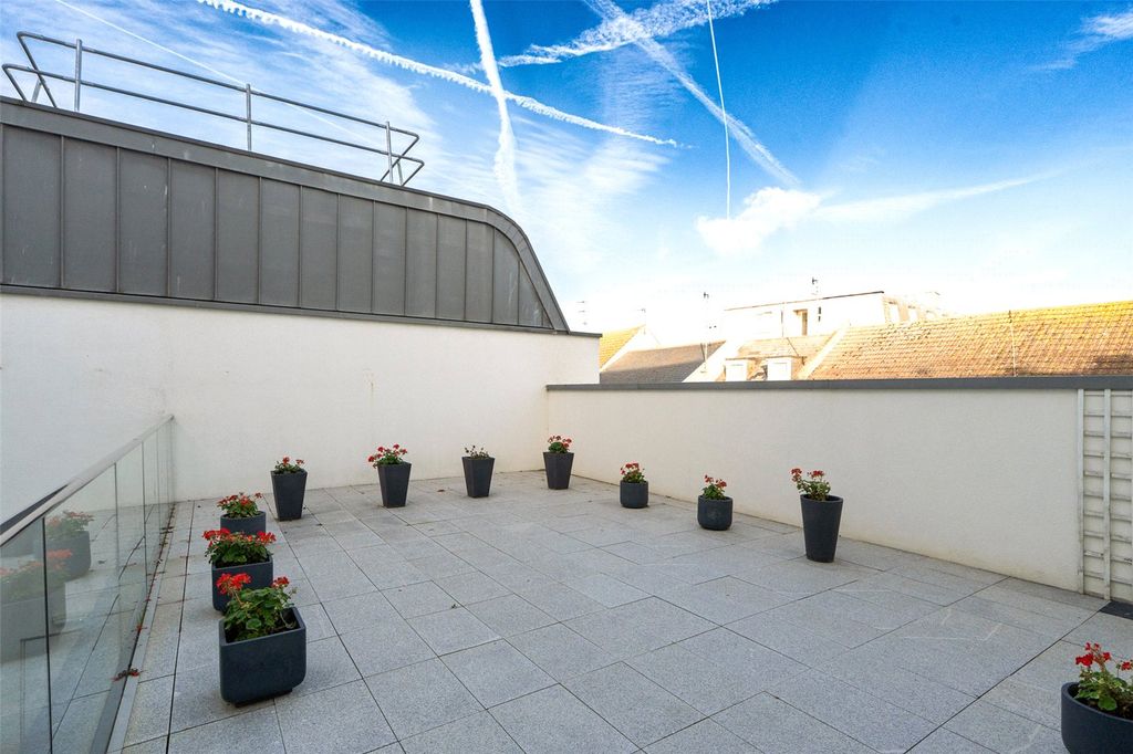 Additional image 8 of 2 bed flat to rentMarine Parade, Worthing, West Sussex BN11