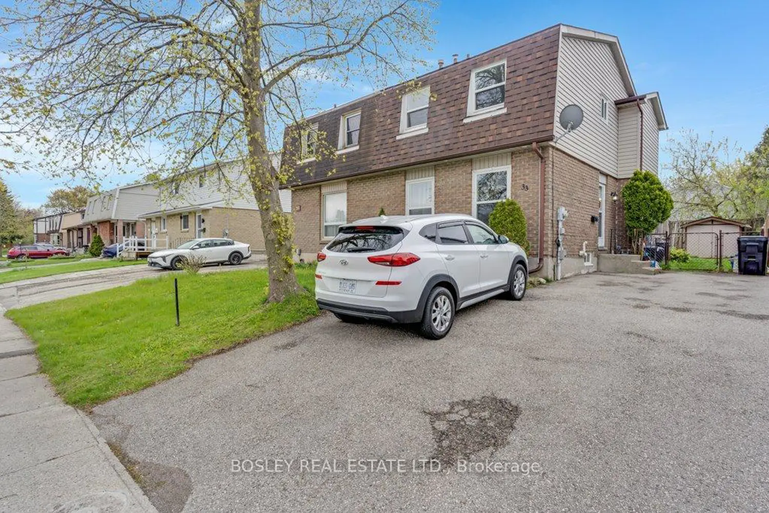 33 Meadow Woods Crescent