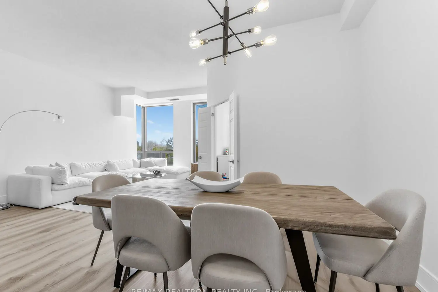 Additional image 11 of 500 Glencairn Avenue 503
