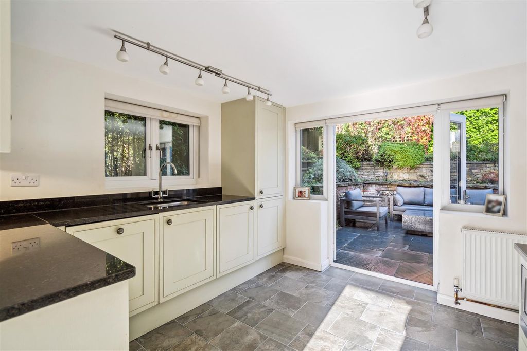 Additional image 2 of 3 bed end terrace house to rentKings Lane, Cookham, Maidenhead SL6
