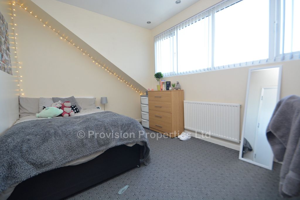 Additional image 8 of 6 bed terraced house to rentEbor Place, Hyde Park, Leeds LS6