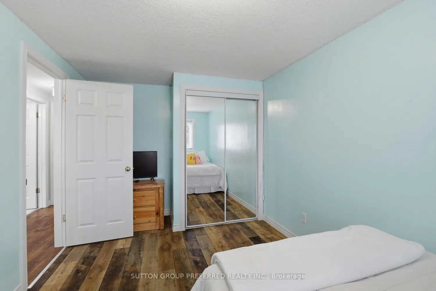Additional image 7 of 187 Hollyridge Crescent