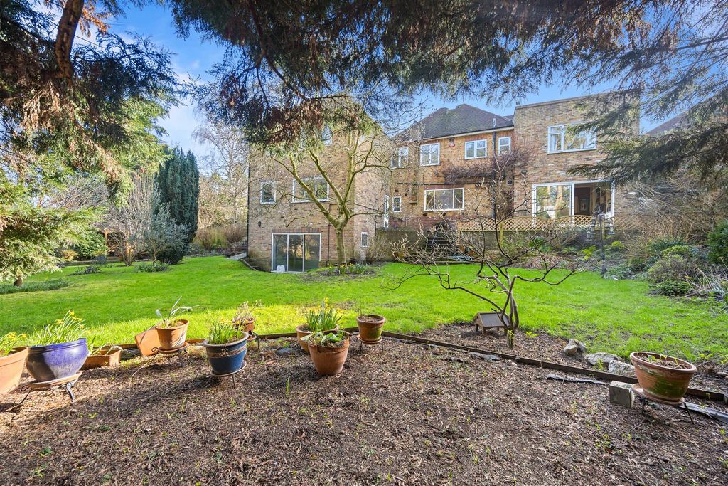 Additional image 9 of 5 bed detached house for saleCedars Close, London NW4