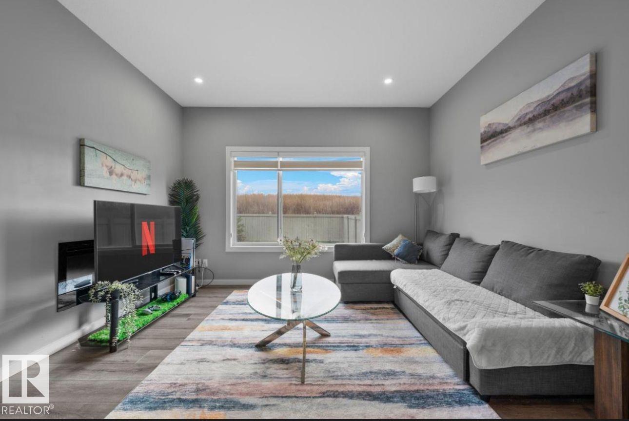 Additional image 4 of 243 39 Avenue NW, Edmonton, AB, T6T2K2