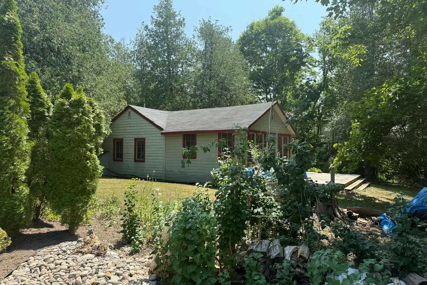 8 Sturgeon Glen Road