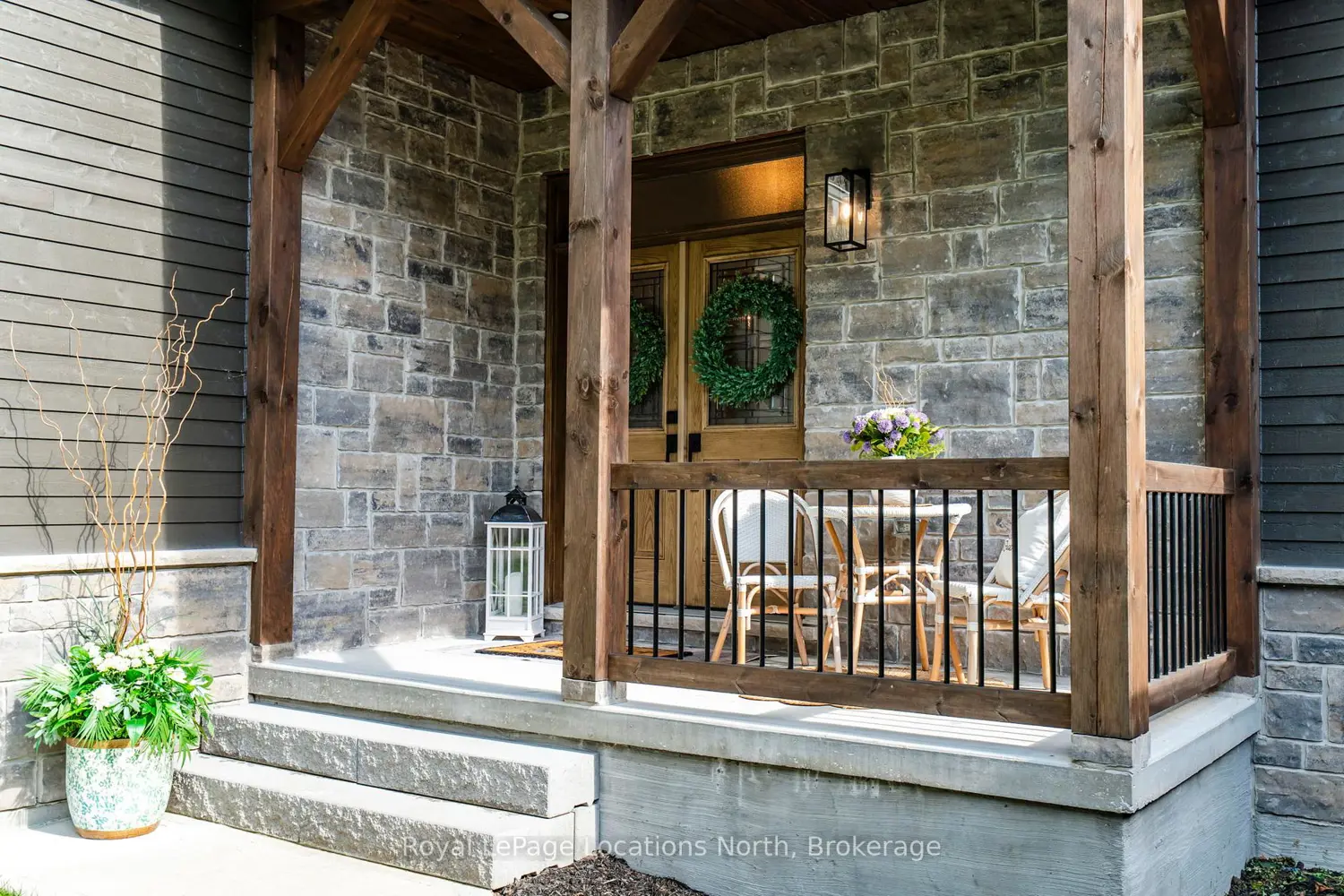 15 Pinecone Avenue photo 3
