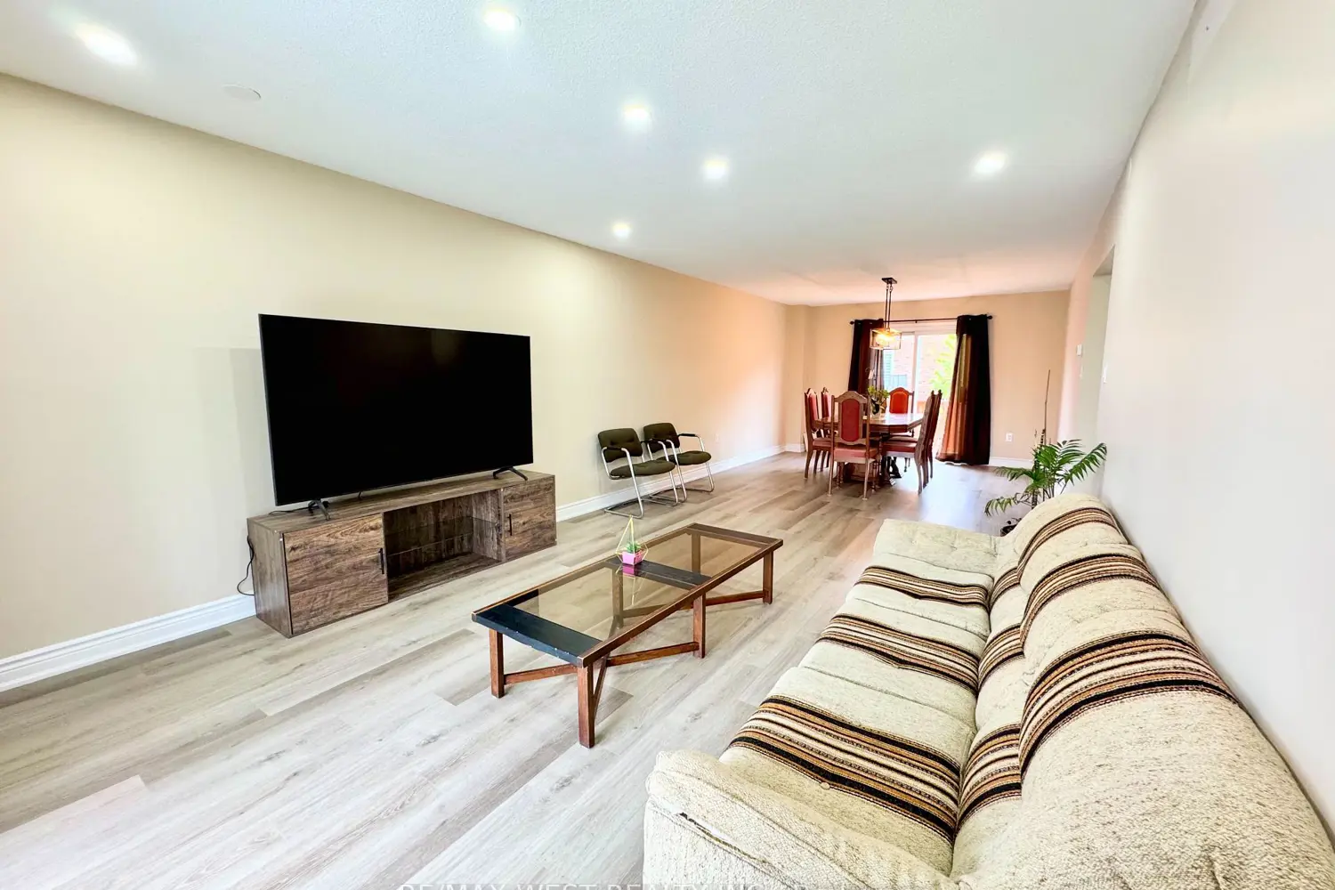 26 Brownridge Crescent photo 3