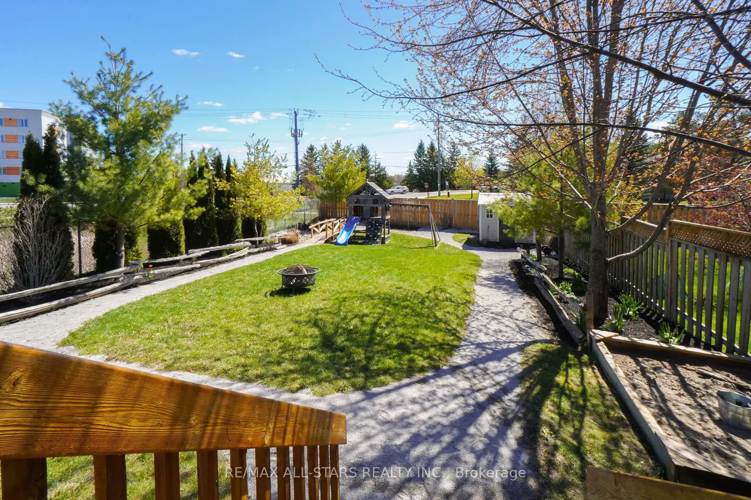 Additional image 17 of 14 Laurent Boulevard