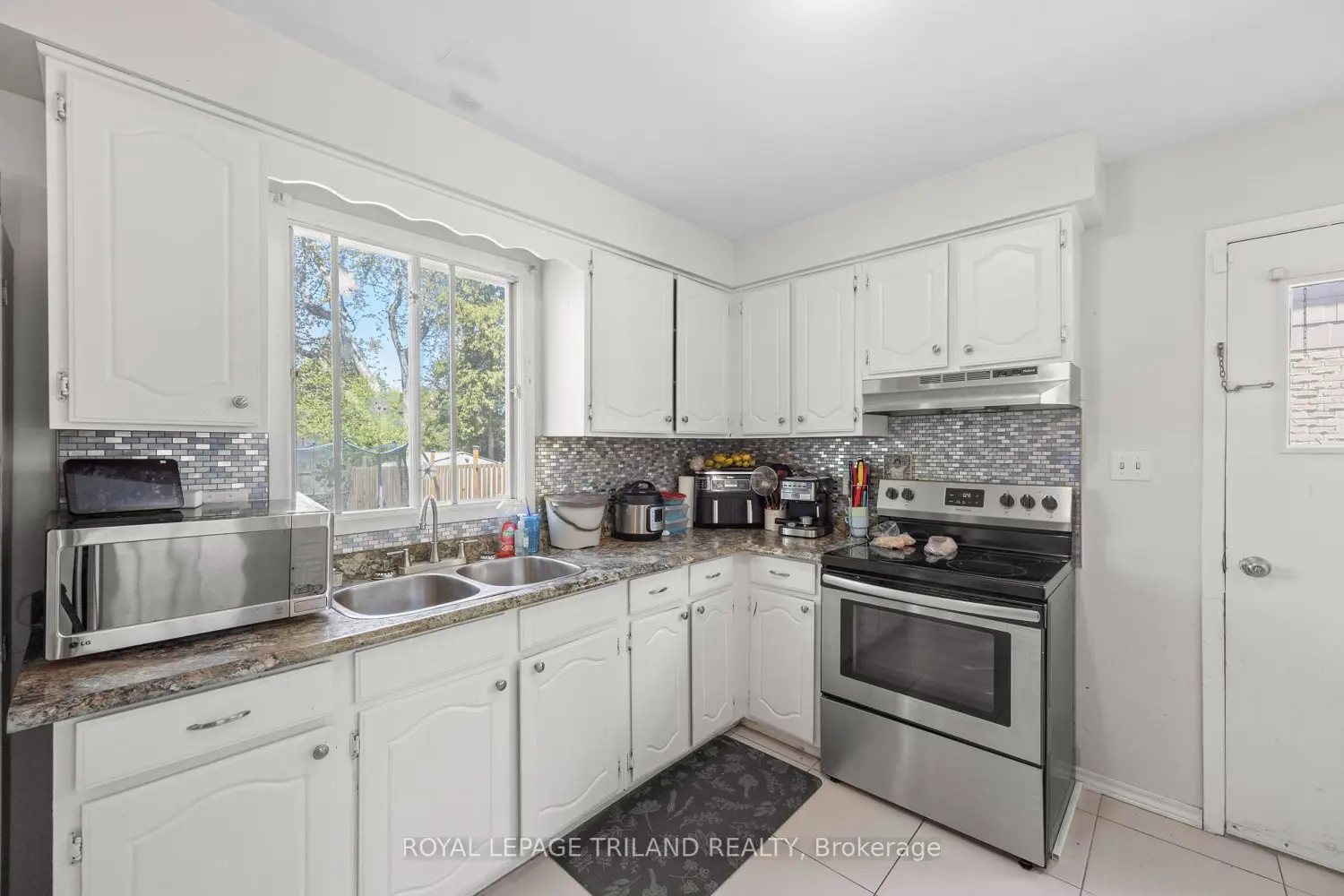 Additional image 7 of 1769 Aldersbrook Road