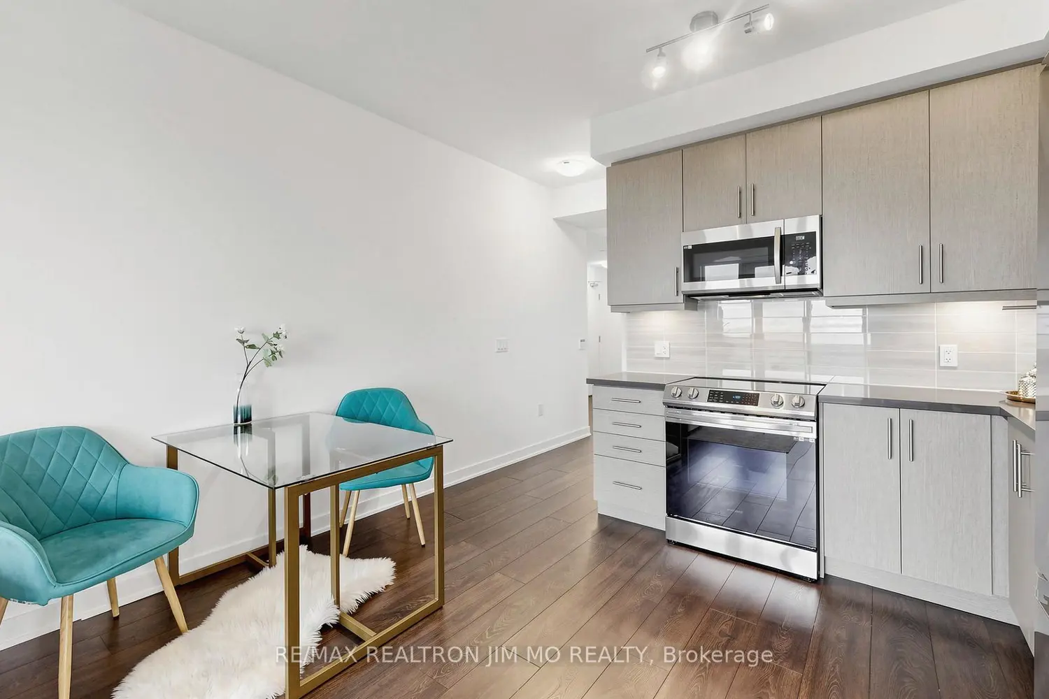 95 Oneida Crescent 2304