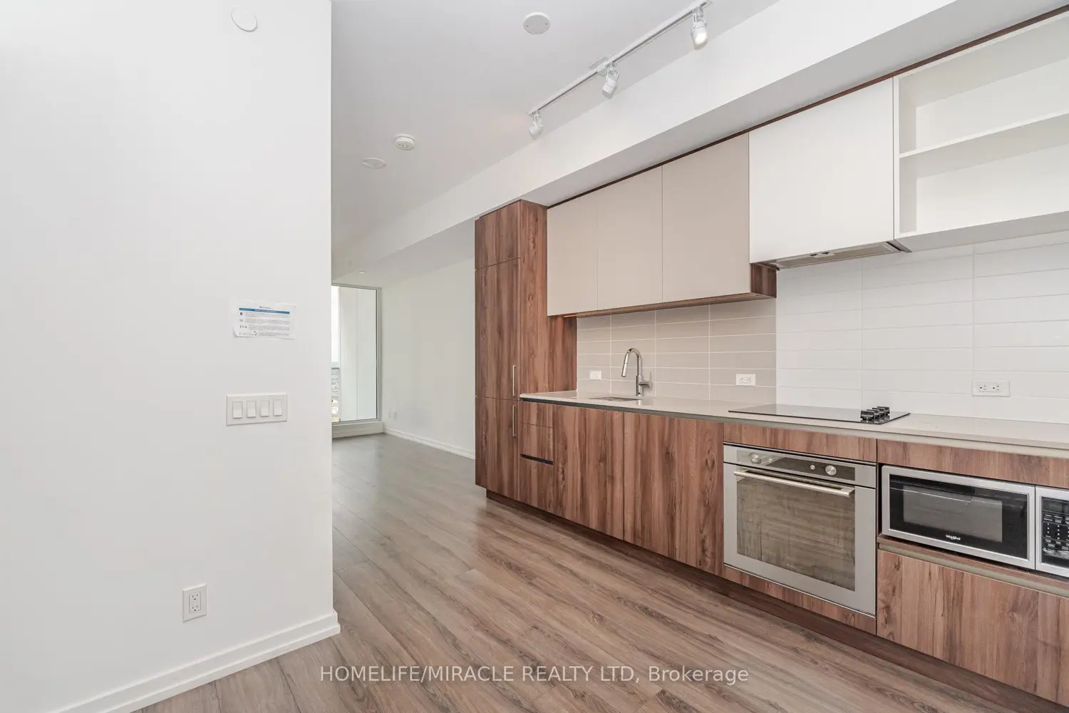 Additional image 4 of 7890 Jane Street 3907
