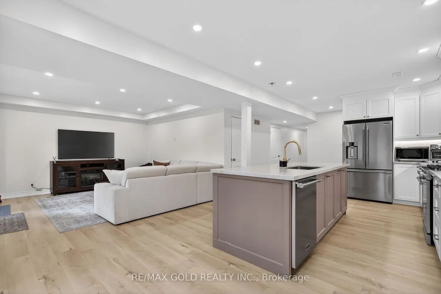 Additional image 15 of 17 Maisonneuve Boulevard