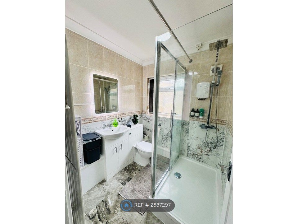 Additional image 9 of 3 bed semi-detached house to rentWanlip Lane, Birstall, Leicester LE4