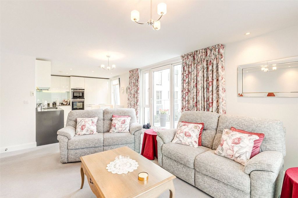 Additional image 16 of 2 bed flat to rentMarine Parade, Worthing, West Sussex BN11