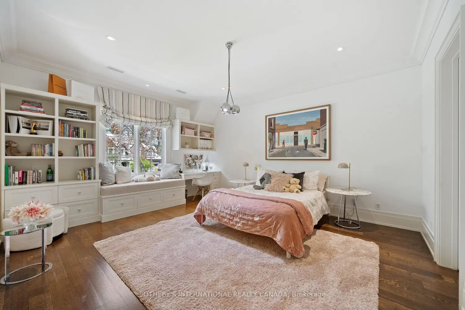 33 Bayview Wood photo 3