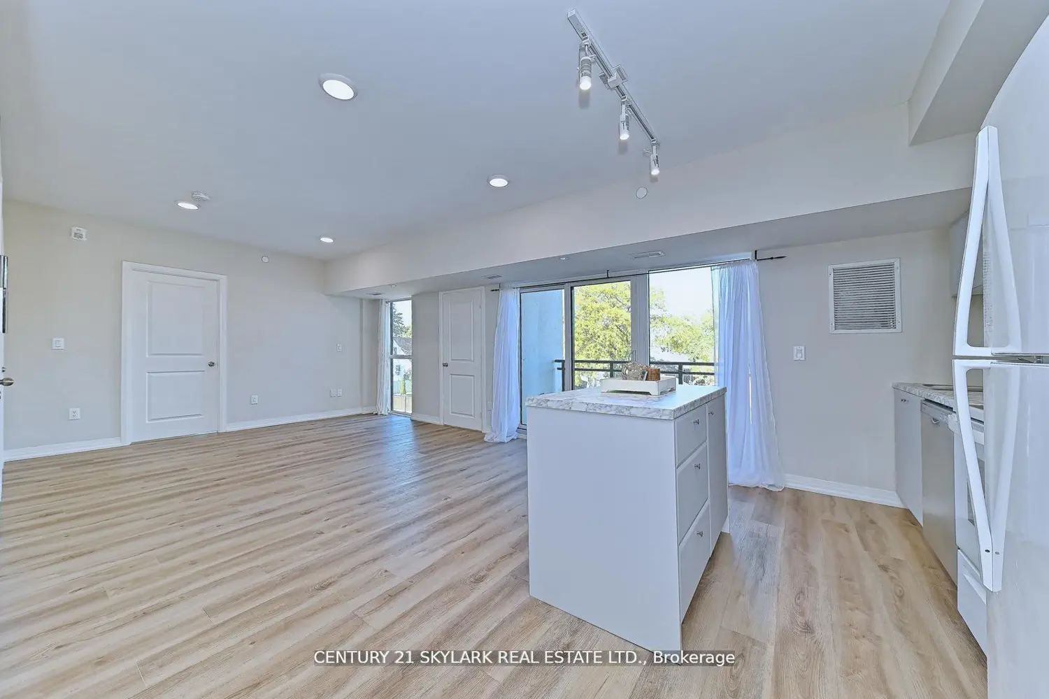 Additional image 5 of 50 Herrick Ave Avenue 216