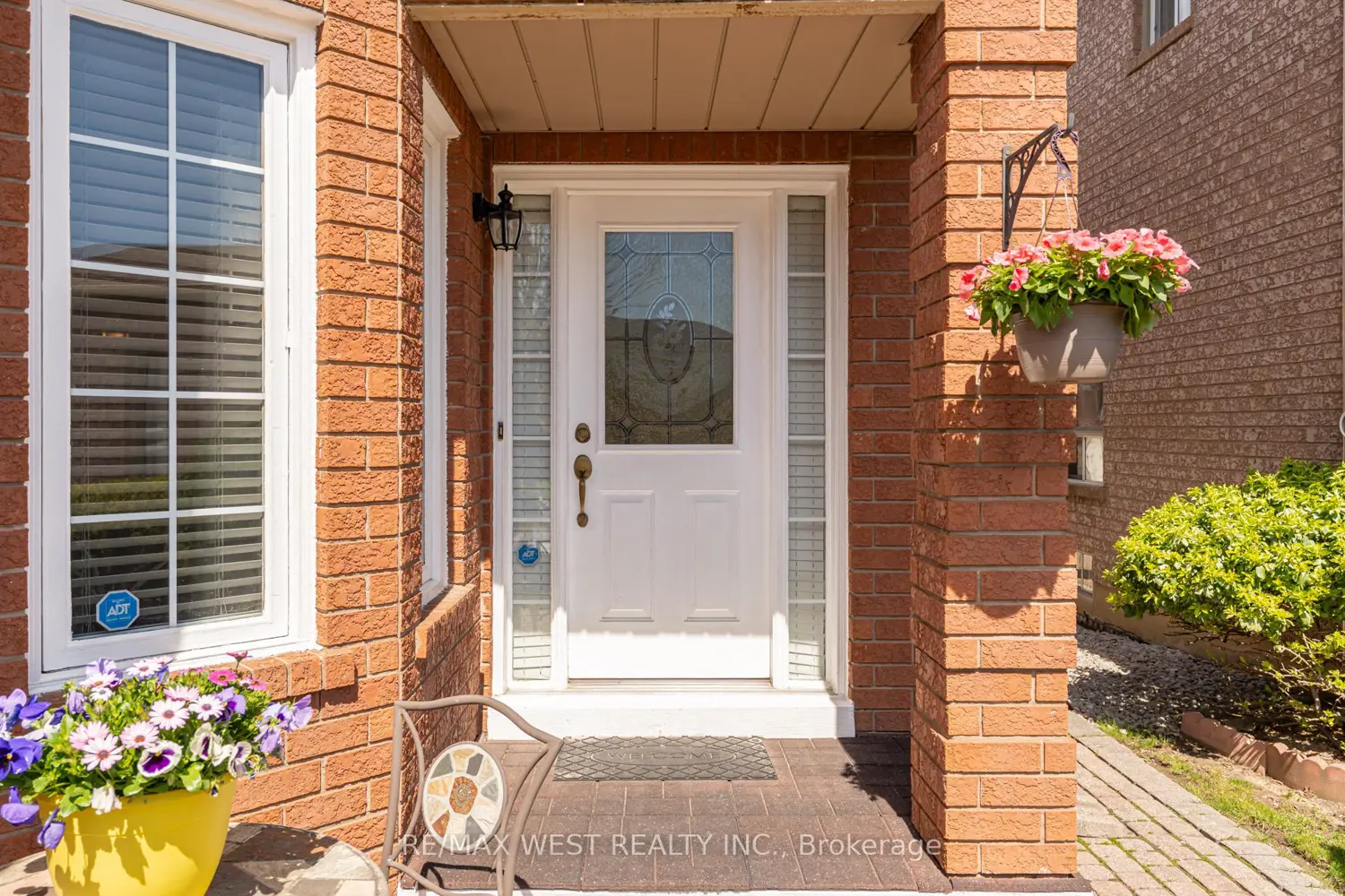 55 Pavin Crescent photo 3